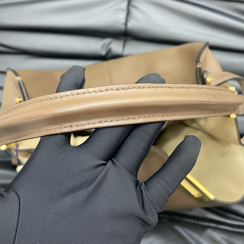 芬迪｜peekaboo托特牛皮大號-8