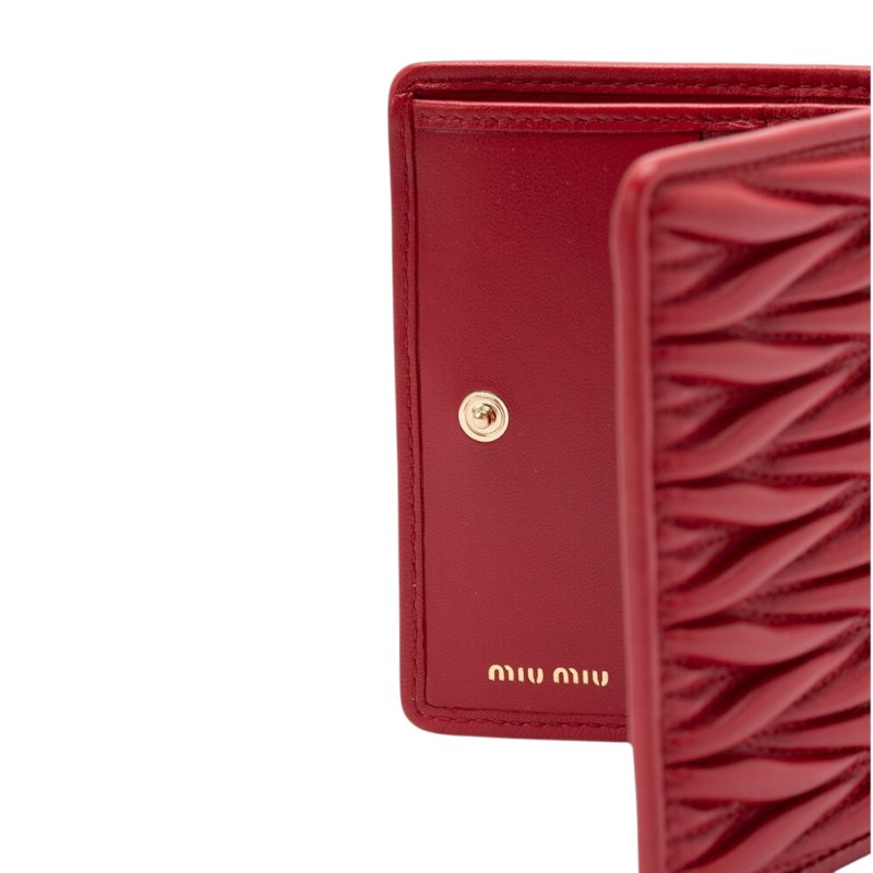 【MIU MIU】Small Matelasse 納帕軟皮 皮夾 錢包 卡夾 錢包 紅色 5MV204-3