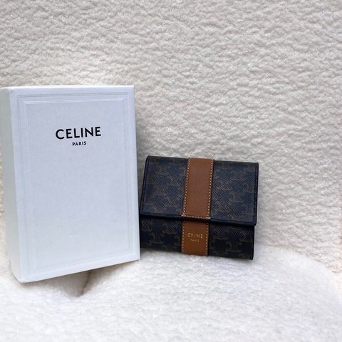CELINE 賽琳 Triomphe老花三折短夾 原花拼棕色牛皮 金釦零錢短夾 小包必備 10D572