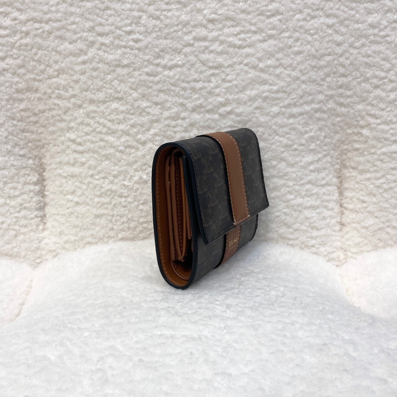 CELINE 賽琳 Triomphe老花三折短夾 原花拼棕色牛皮 金釦零錢短夾 小包必備 10D572-3