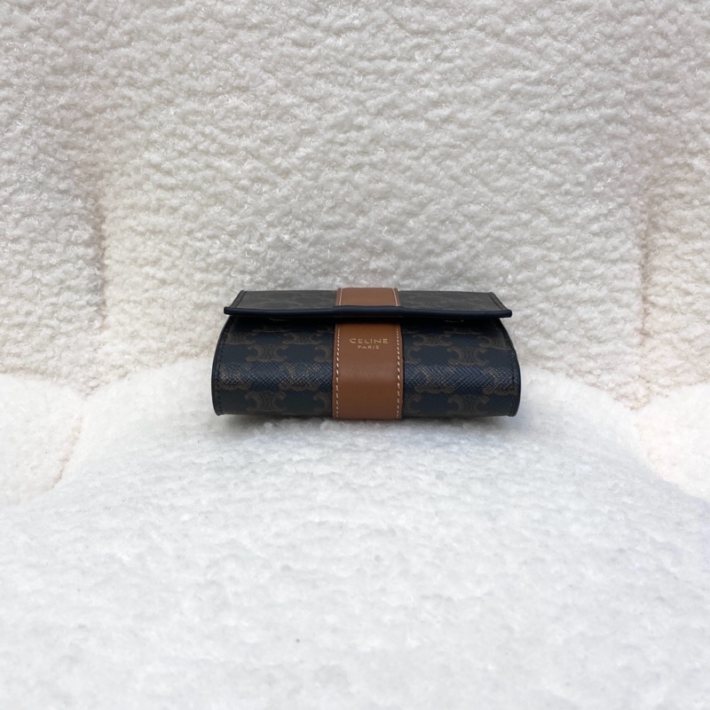 CELINE 賽琳 Triomphe老花三折短夾 原花拼棕色牛皮 金釦零錢短夾 小包必備 10D572-5