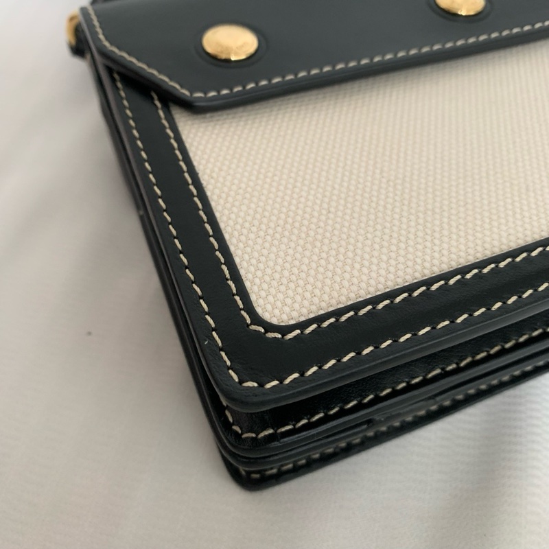 98新 burberry巴寶莉  黑白拼色mini郵差 底長19-6