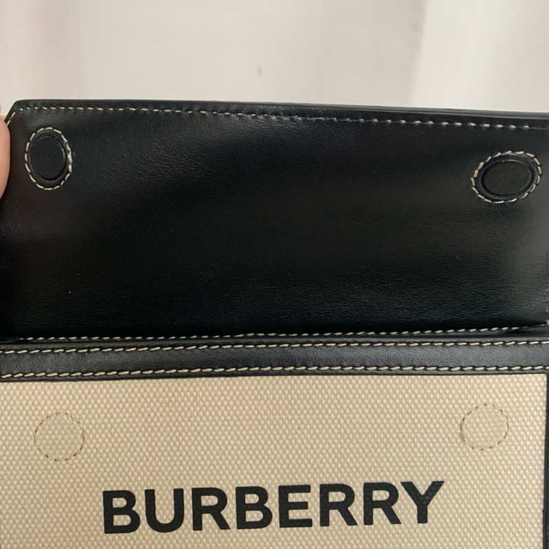 98新 burberry巴寶莉  黑白拼色mini郵差 底長19-9