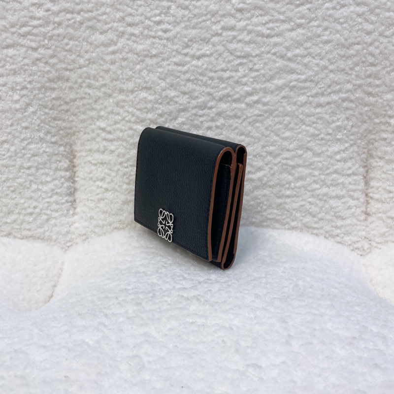 LOEWE 羅意威 Anagram Trifold三折短夾 黑拼棕色牛皮 銀釦短夾 小包必備 C821TR2X02-3