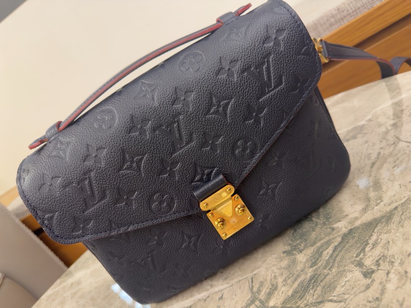 LOUIS VUITTON路易威登 海軍藍 牛皮 郵差包-0