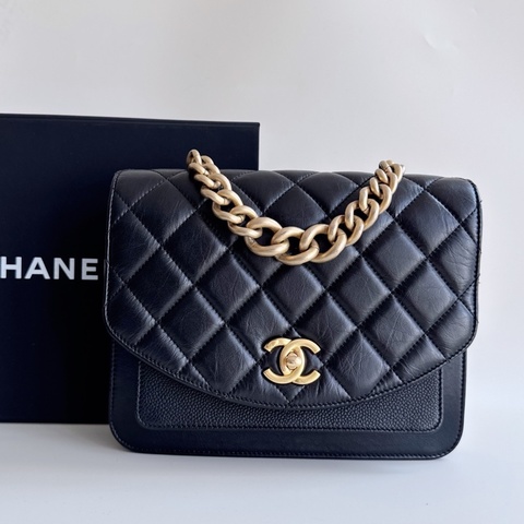 【近新閒置品】Chanel 香奈兒 黑金孟買風琴包 郵差包 大金鍊條手提單肩斜挎包 28開大全套