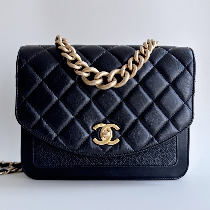 【近新閒置品】Chanel 香奈兒 黑金孟買風琴包 郵差包 大金鍊條手提單肩斜挎包 28開大全套-10