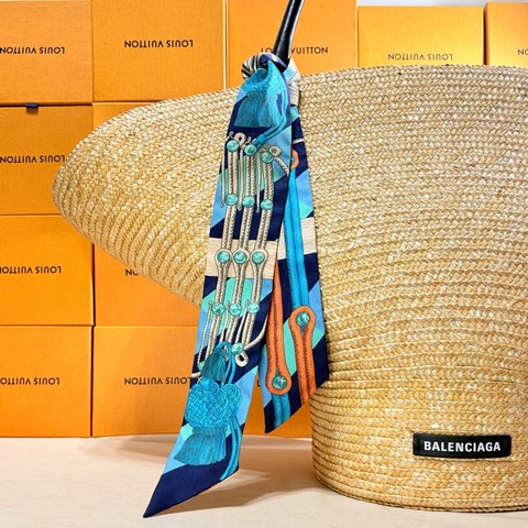 ✨近新閒置 稀有款 愛馬仕 Hermès Twilly 超美絲巾