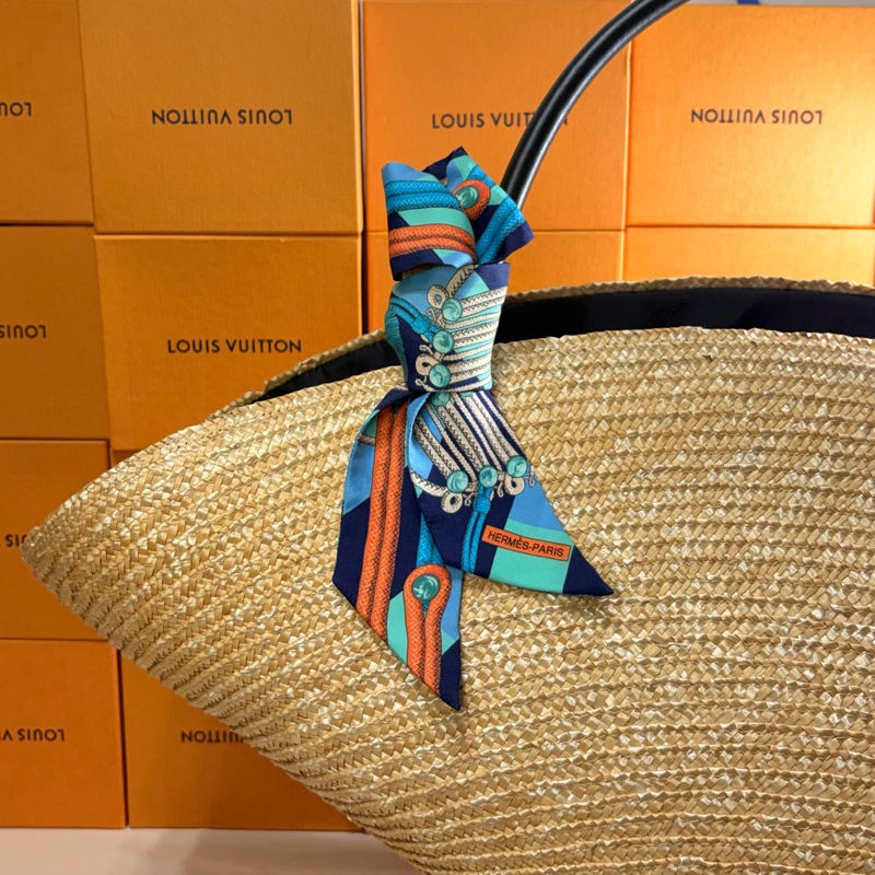 ✨近新閒置 稀有款 愛馬仕 Hermès Twilly 超美絲巾-2