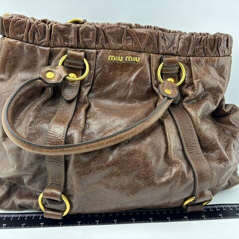 Miu Miu 皺褶手提托特包