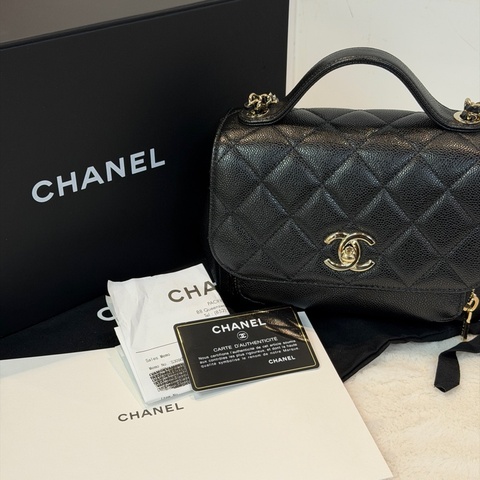 不易撞款經典黑色🫢Chanel 郵差包 Business Affinity Flap Bag