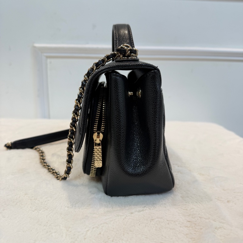 不易撞款經典黑色🫢Chanel 郵差包 Business Affinity Flap Bag-4