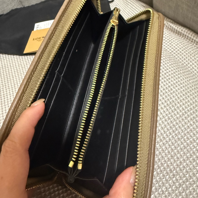 ✨Loewe二手中古長夾✨-10