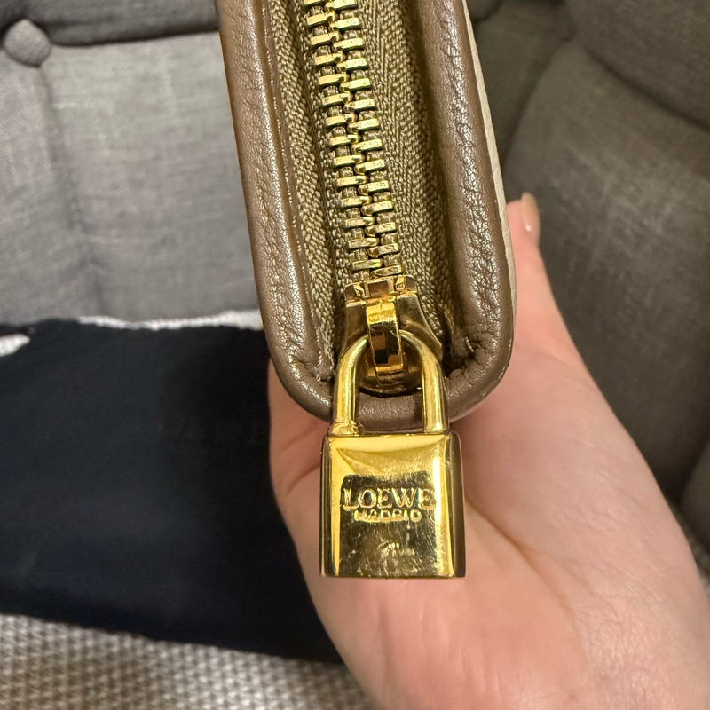 ✨Loewe二手中古長夾✨-14