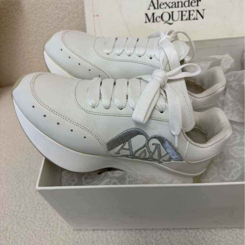 麥昆ALEXANDER MCQUEEN Runner 白色刺繡款-4