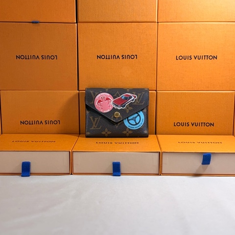 ✨近新閒置 LV 金豆豆限量徽章 3折8卡短夾