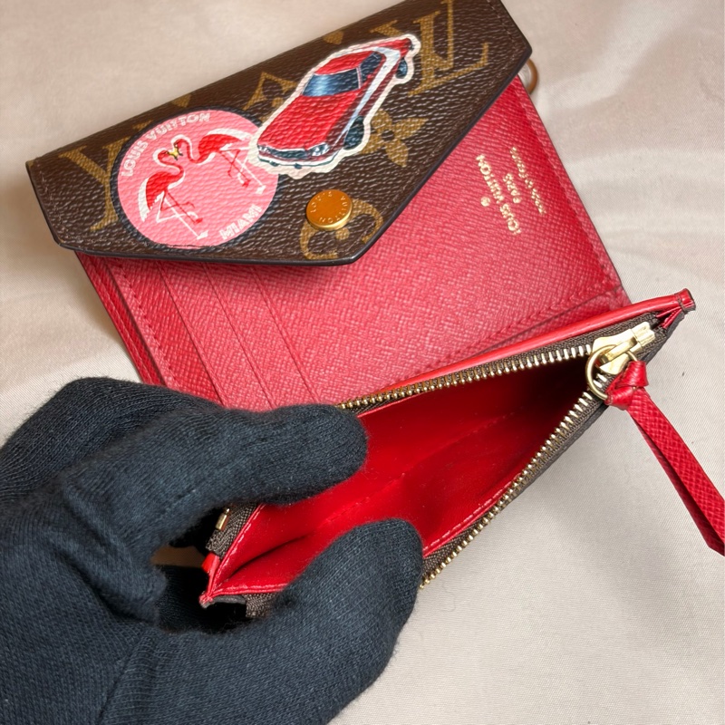 ✨近新閒置 LV 金豆豆限量徽章 3折8卡短夾-7