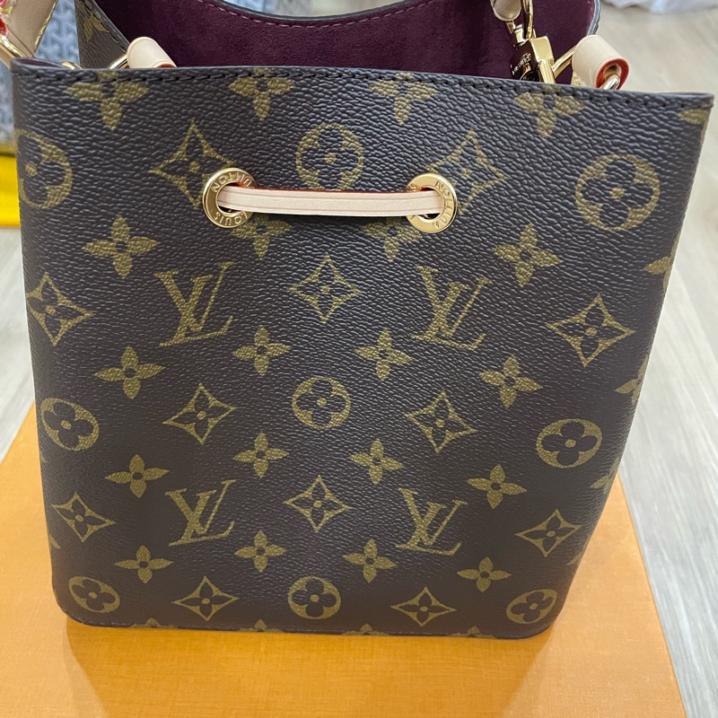 LV水桶肩背手提 一包三用-0