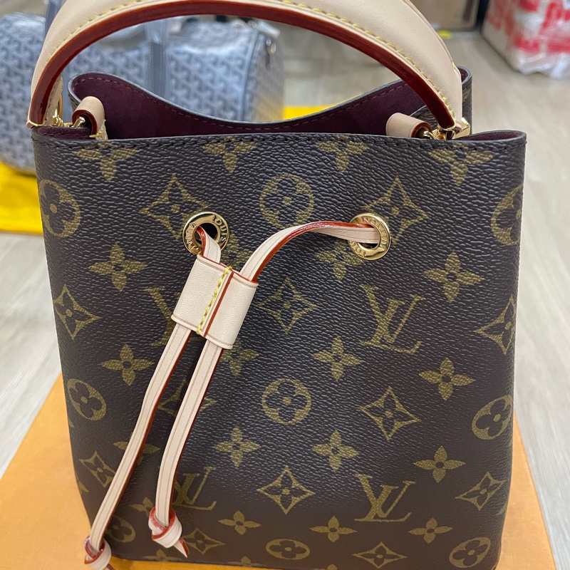 LV水桶肩背手提 一包三用-1
