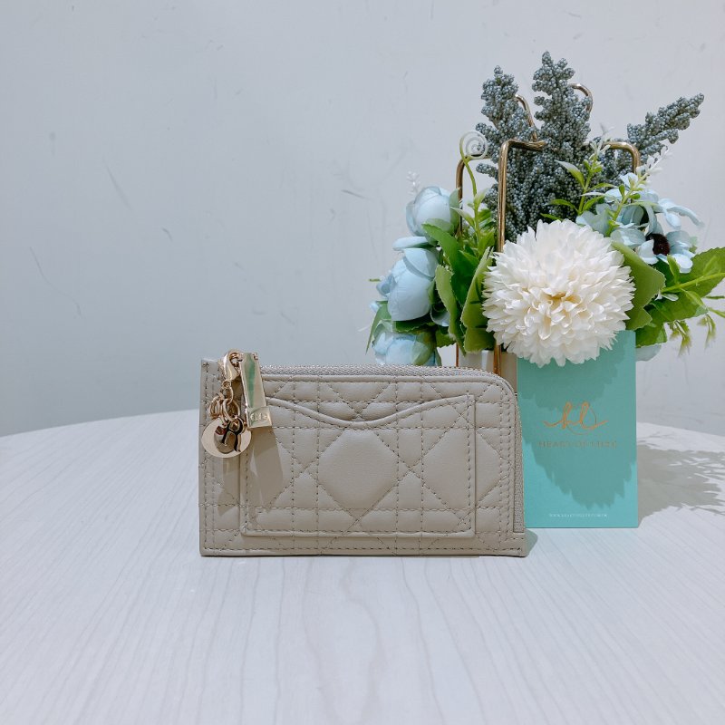 TK1958.  戴妃包 羊皮純色藤格紋 Logo 字母吊飾卡包 Lady Dior Cosmos Zipper Card Holder Lambskin Beige-10