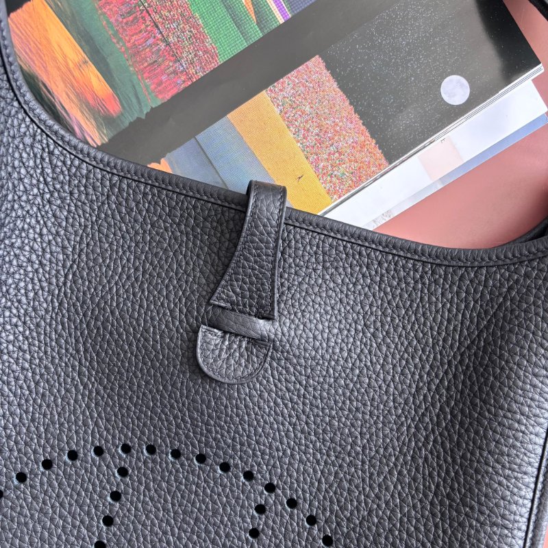 K刻全新::HERMES::Evelyne 29 黑色小牛皮銀釦鏤空洞H LOGO肩背包 斜背包-1