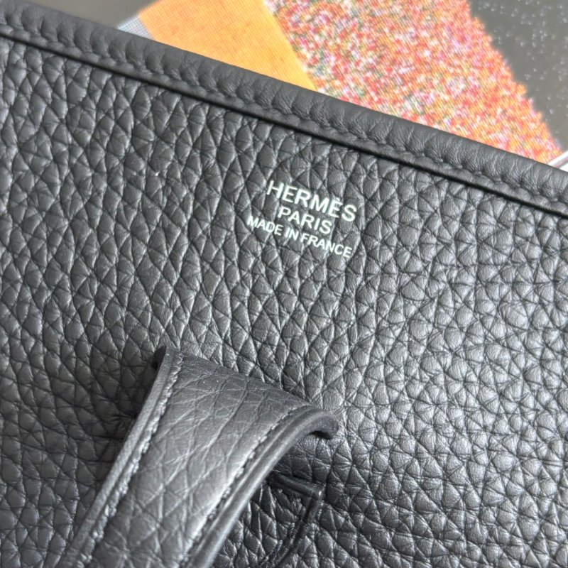 K刻全新::HERMES::Evelyne 29 黑色小牛皮銀釦鏤空洞H LOGO肩背包 斜背包-7