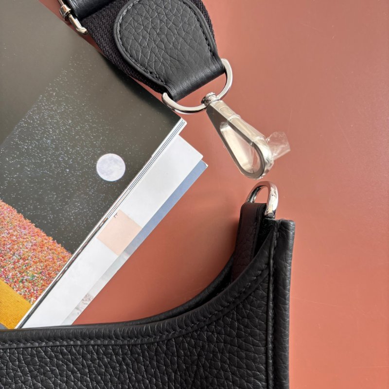 K刻全新::HERMES::Evelyne 29 黑色小牛皮銀釦鏤空洞H LOGO肩背包 斜背包-15