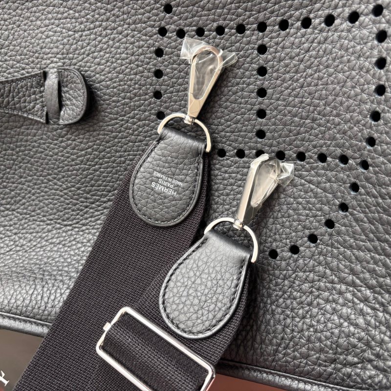 K刻全新::HERMES::Evelyne 29 黑色小牛皮銀釦鏤空洞H LOGO肩背包 斜背包-16