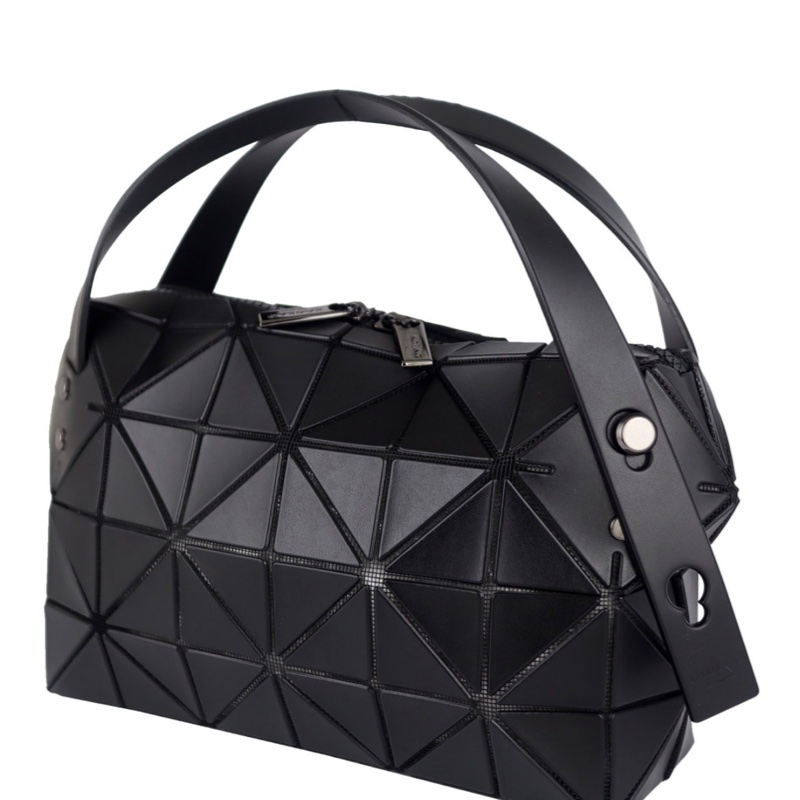 ISSEY MIYAKE 三宅一生 BAOBAO 皮紋方格4x6手提包(黑色)-2