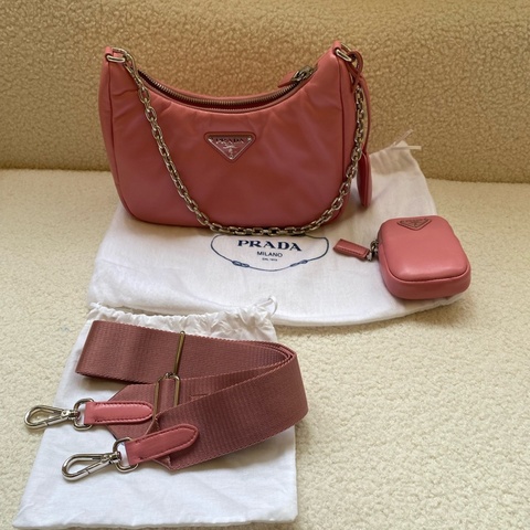 PRADA 普拉達 Re-Edition 金屬五金 可拆卸可調節肩帶