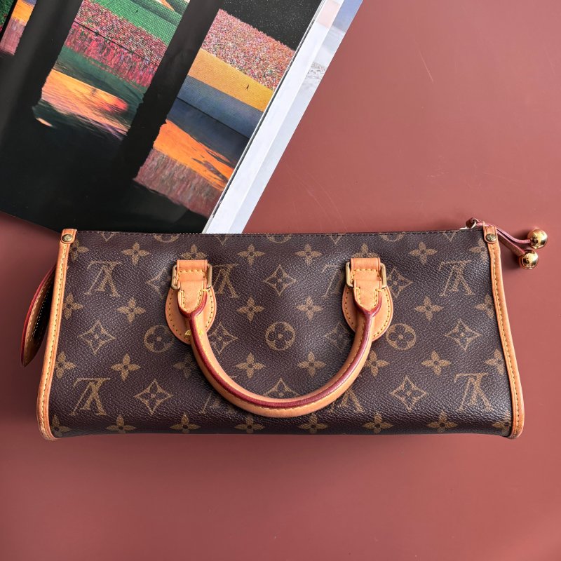 ::LOUIS VUITTON:: LV M40009 中古系列金球 三角包 腋下包 肩背包-0
