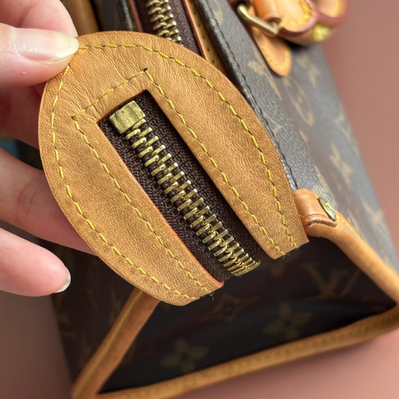 ::LOUIS VUITTON:: LV M40009 中古系列金球 三角包 腋下包 肩背包-11