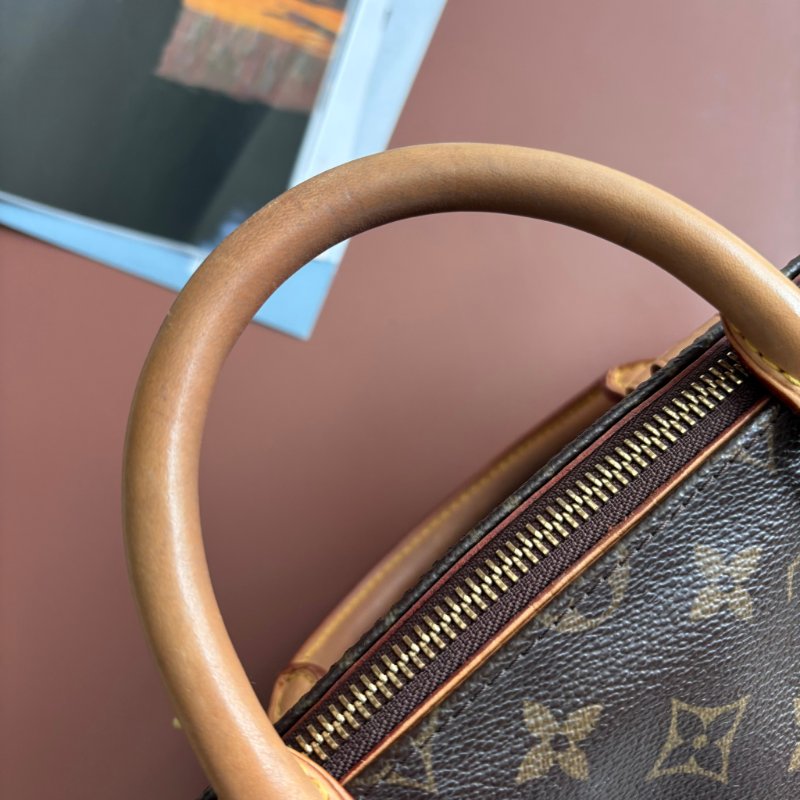 ::LOUIS VUITTON:: LV M40009 中古系列金球 三角包 腋下包 肩背包-18