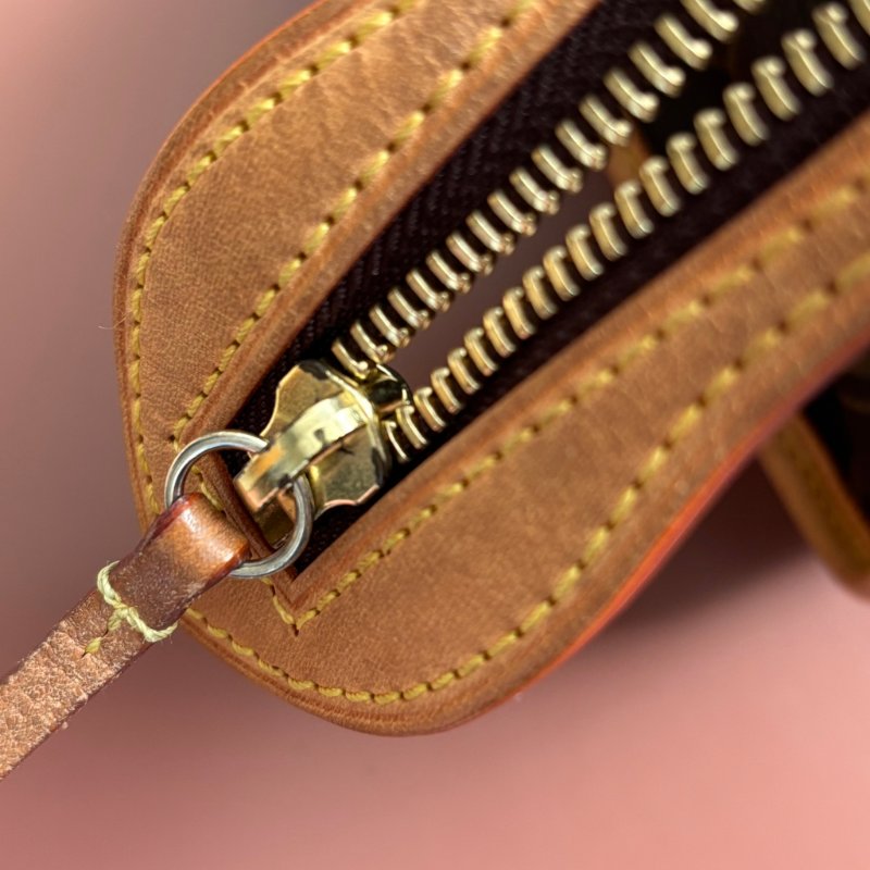 ::LOUIS VUITTON:: LV M40009 中古系列金球 三角包 腋下包 肩背包-26