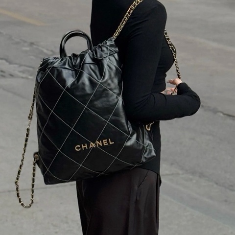 ✨Chanel 22bag 黑金白線外縫後背包 99新 專櫃20🆙