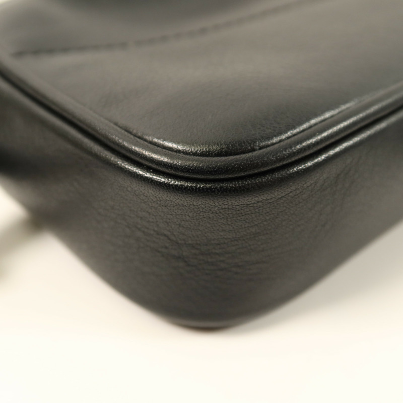 GIVENCHY 牛皮皮革Shoulder Bag金扣肩背袋-10