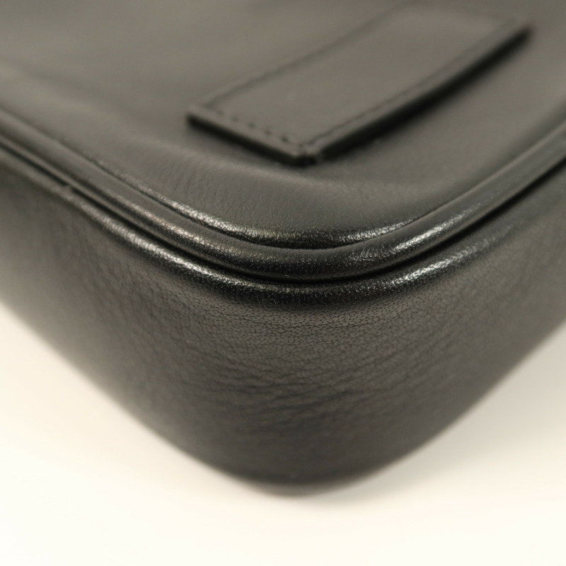 GIVENCHY 牛皮皮革Shoulder Bag金扣肩背袋-13