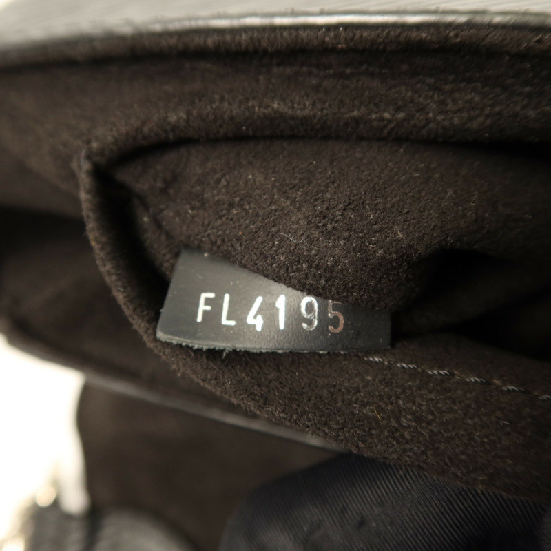 LOUIS VUITTON Epi Twist MM銀扣鏈帶肩背袋-5