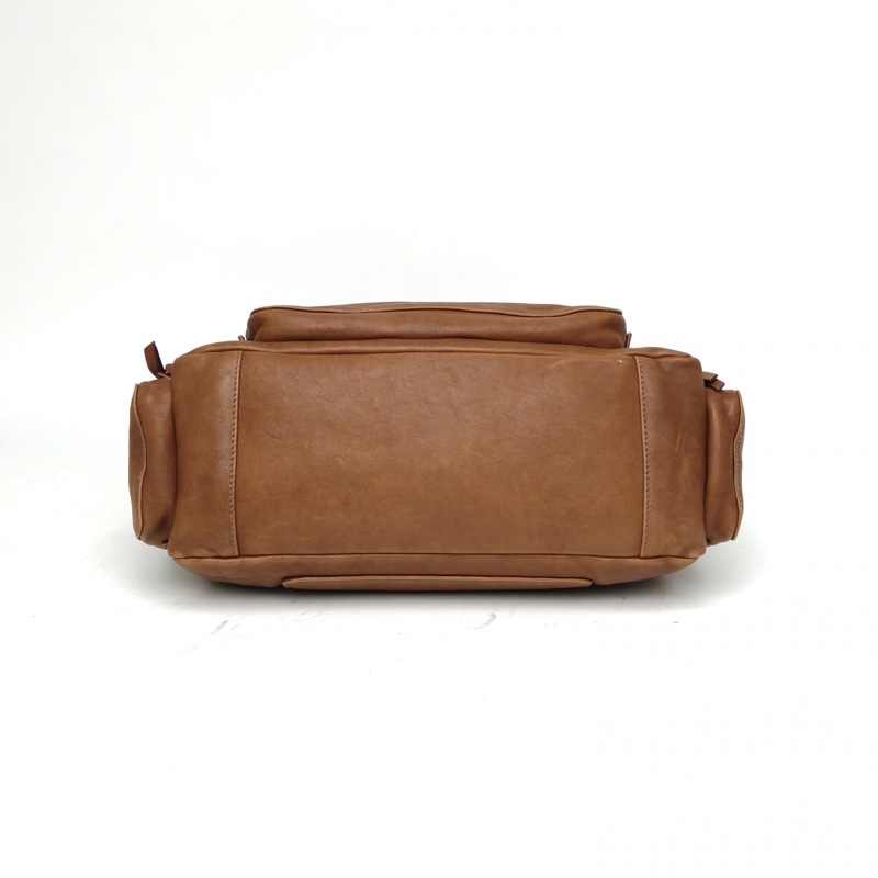 MIUMIU Pocket水洗字母徽標機車包焦糖棕羊皮金扣幹邑色肩背包-3