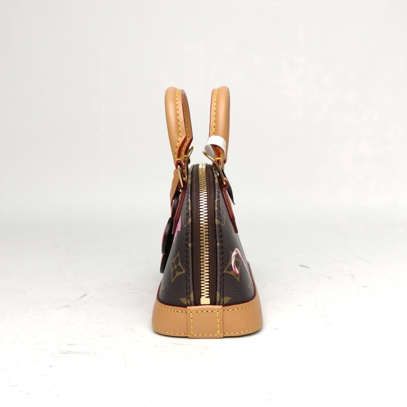 LOUIS VUITTON ALMA貝殼包NANO18老花PVC晶片老花2024聖誕限定款肩背包-1