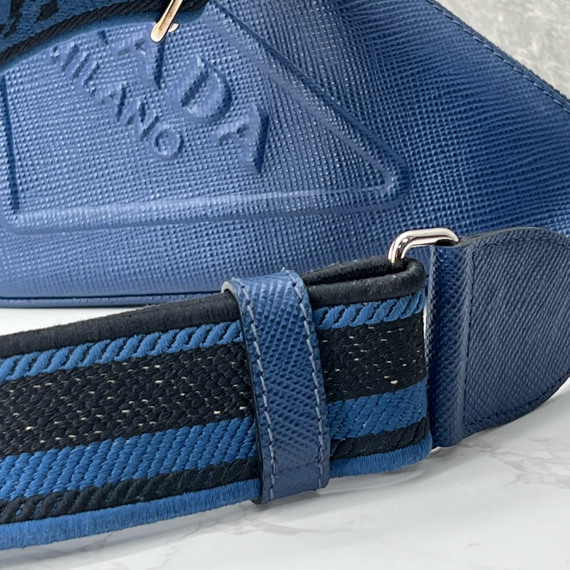 香緹國際精品 867 PRADA 💙 三角包 #藍色 #肩背 #胸包-8