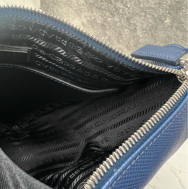 香緹國際精品 867 PRADA 💙 三角包 #藍色 #肩背 #胸包-10