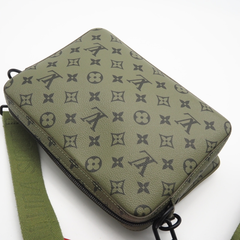 路易威登 Monogram Trio Messenger M23783 男士雙肩包，卡其色和紅色塗層帆布材質-2