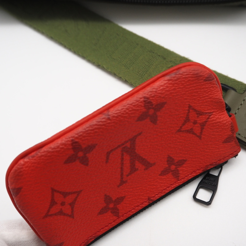 路易威登 Monogram Trio Messenger M23783 男士雙肩包，卡其色和紅色塗層帆布材質-5