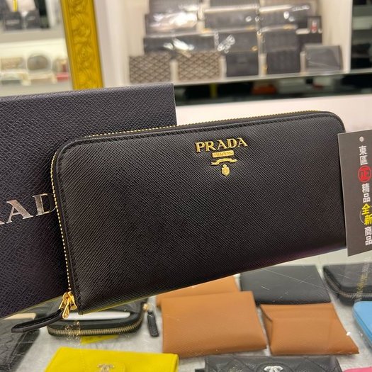 東區正精品㊣PRADA 1ML506 全新黑色防刮牛皮金字LOGOㄇ拉長夾皮夾 RZ3847-1