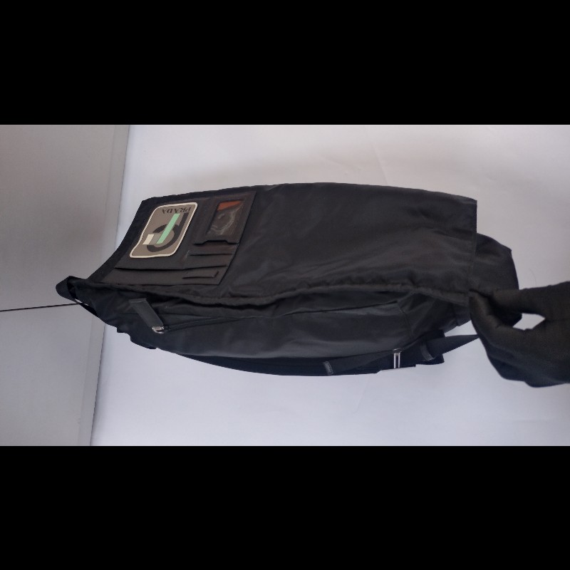 Prada 黑帆布下蓋大肩側包-10