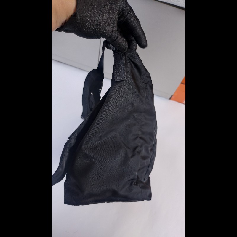 Prada 黑帆布下蓋大肩側包-12