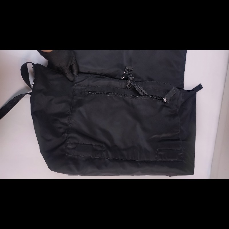 Prada 黑帆布下蓋大肩側包-15