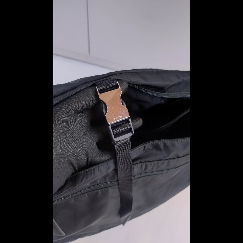 Prada 黑帆布下蓋大肩側包-26