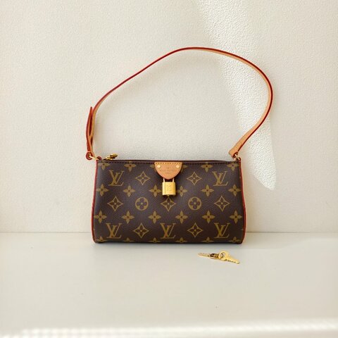 lv路易威登/Louis Vuitton 老花塗層帆布手提腋下包 尺寸:22 x 12 x 5.5cm 98新芯片